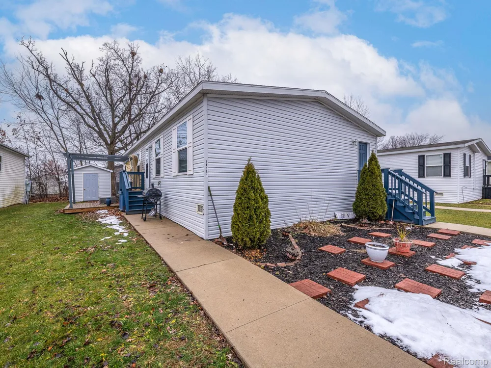 24161 Senate Drive Brownstown Charter Township, MI 48134