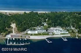17 W Fairway Street Onekama, MI 49675