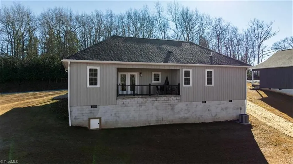 587 Memorial Park Drive Sparta, NC 28675