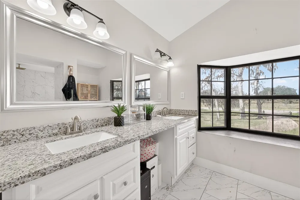 29927 County Road 25 Damon, TX 77430