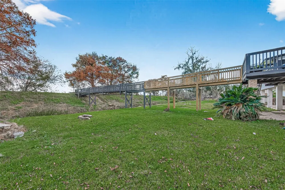 29927 County Road 25 Damon, TX 77430