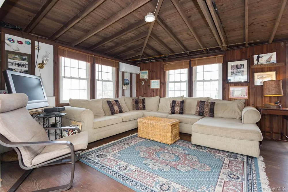 39 Point Road Westhampton Beach, NY 11978