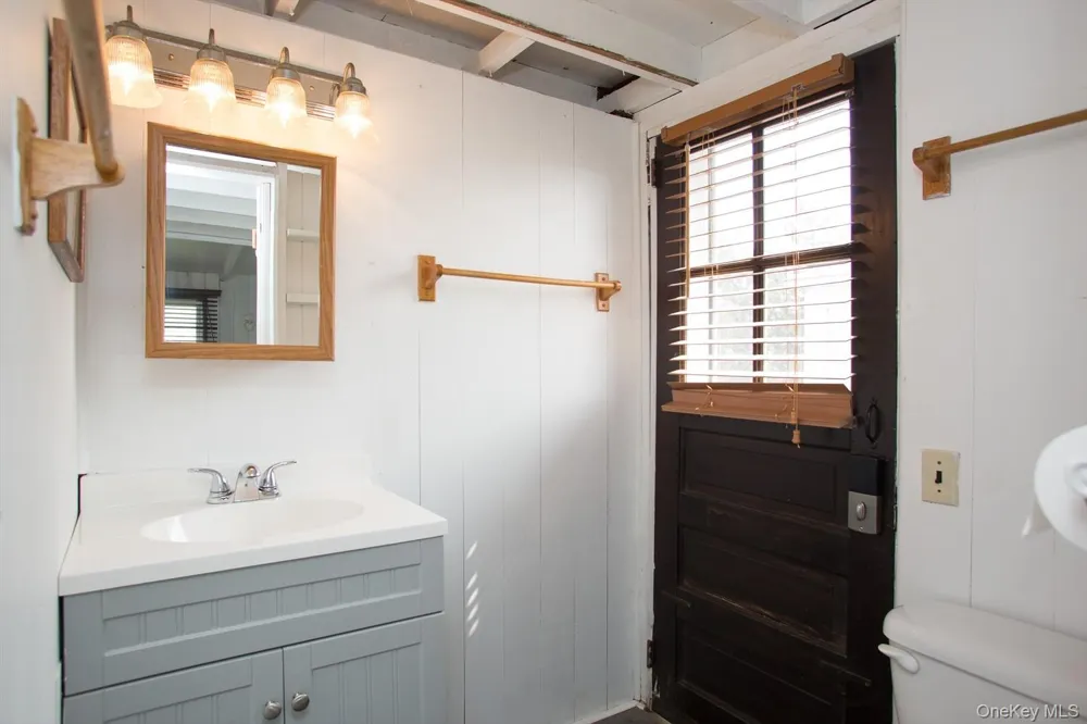 39 Point Road Westhampton Beach, NY 11978