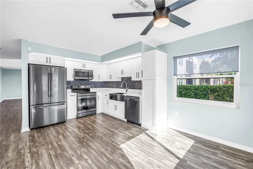 9049 ANTIGUA DRIVE Seminole, FL 33777