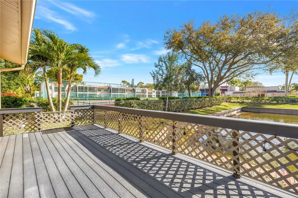 9049 ANTIGUA DRIVE Seminole, FL 33777