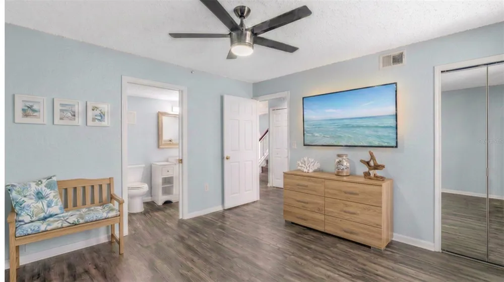 9049 ANTIGUA DRIVE Seminole, FL 33777