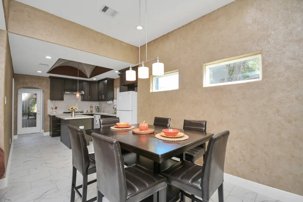 2705 S Fox Street Houston, TX 77003