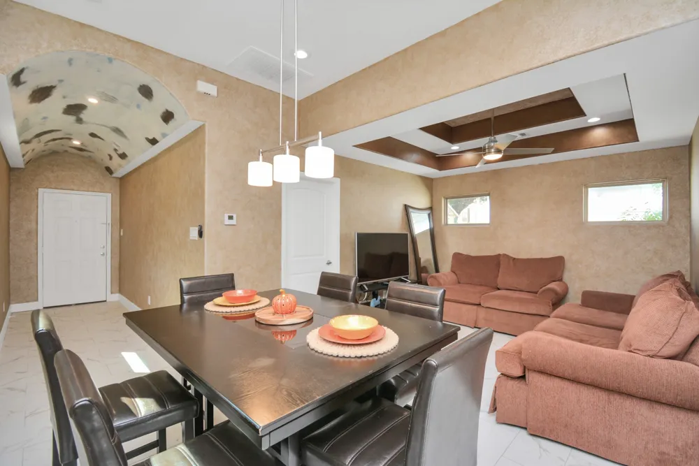 2705 S Fox Street Houston, TX 77003