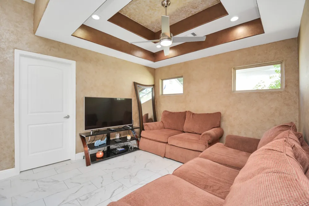 2705 S Fox Street Houston, TX 77003