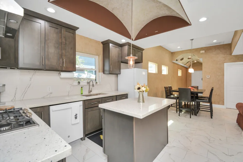 2705 S Fox Street Houston, TX 77003