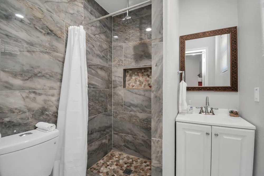 2705 S Fox Street Houston, TX 77003