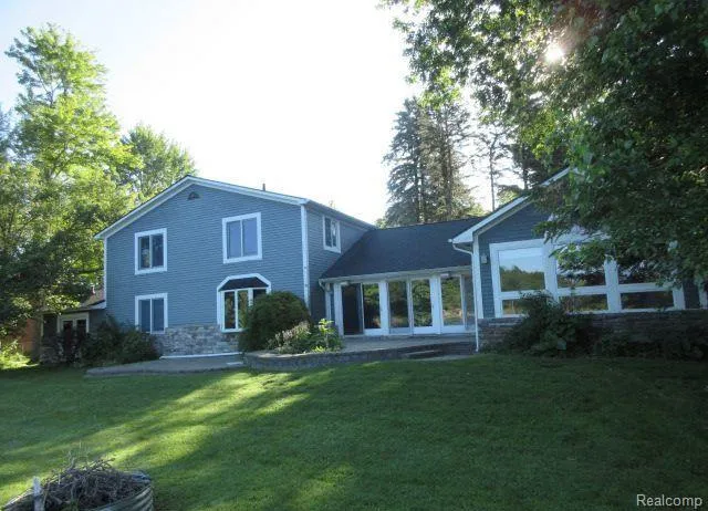 4870 LAKEVIEW BOULEVARD