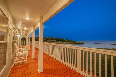 510 Surf Oaks Drive