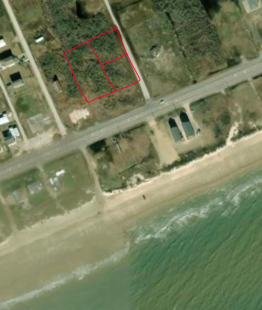 1009 Black's Slip Gilchrist, TX 77650
