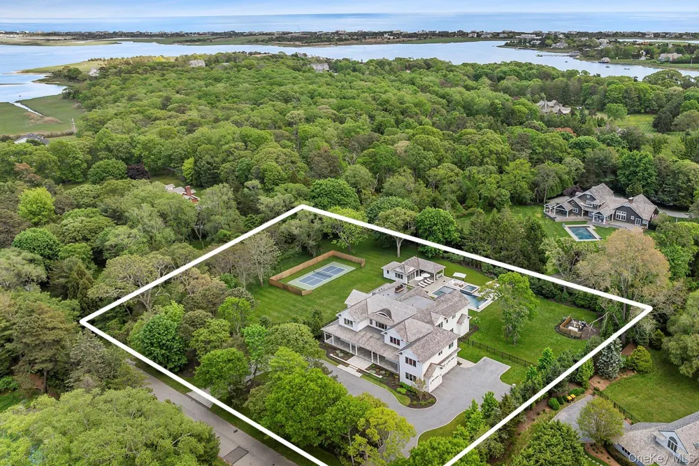 4 Heatherwood Lane Quogue, NY 11959