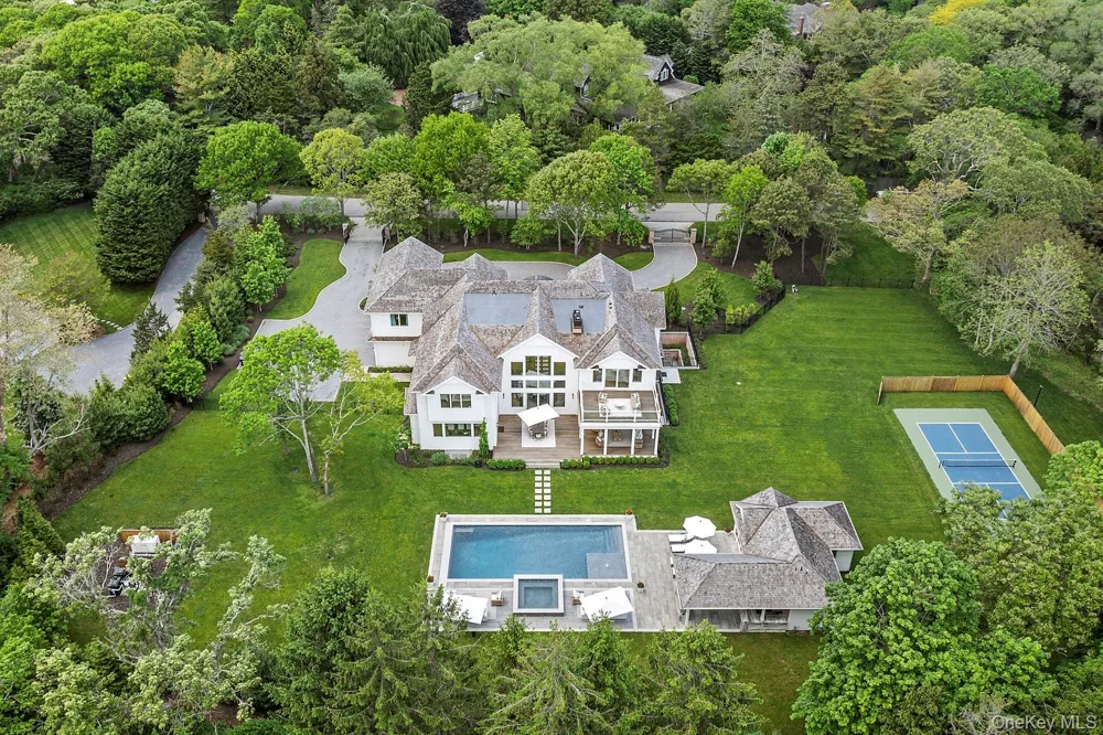 4 Heatherwood Lane Quogue, NY 11959