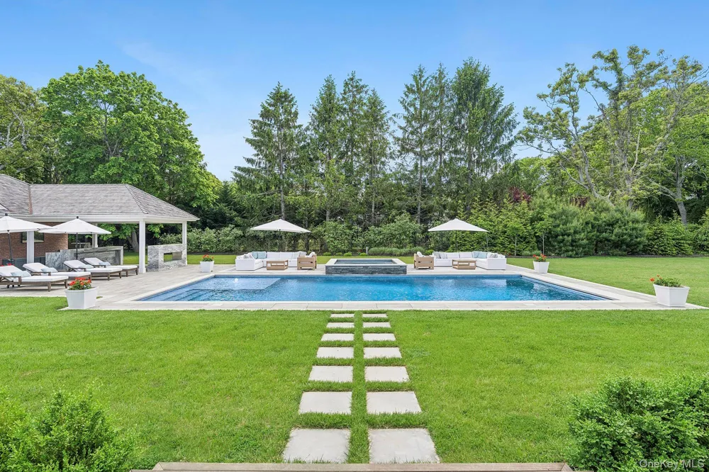 4 Heatherwood Lane Quogue, NY 11959