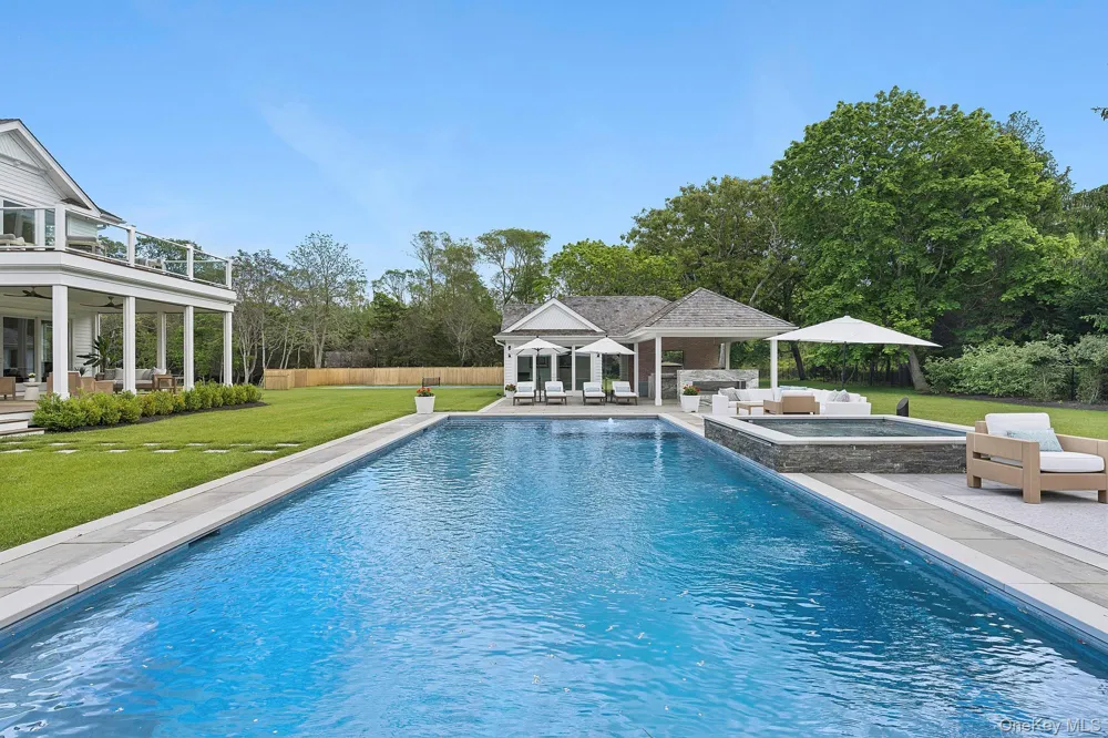 4 Heatherwood Lane Quogue, NY 11959