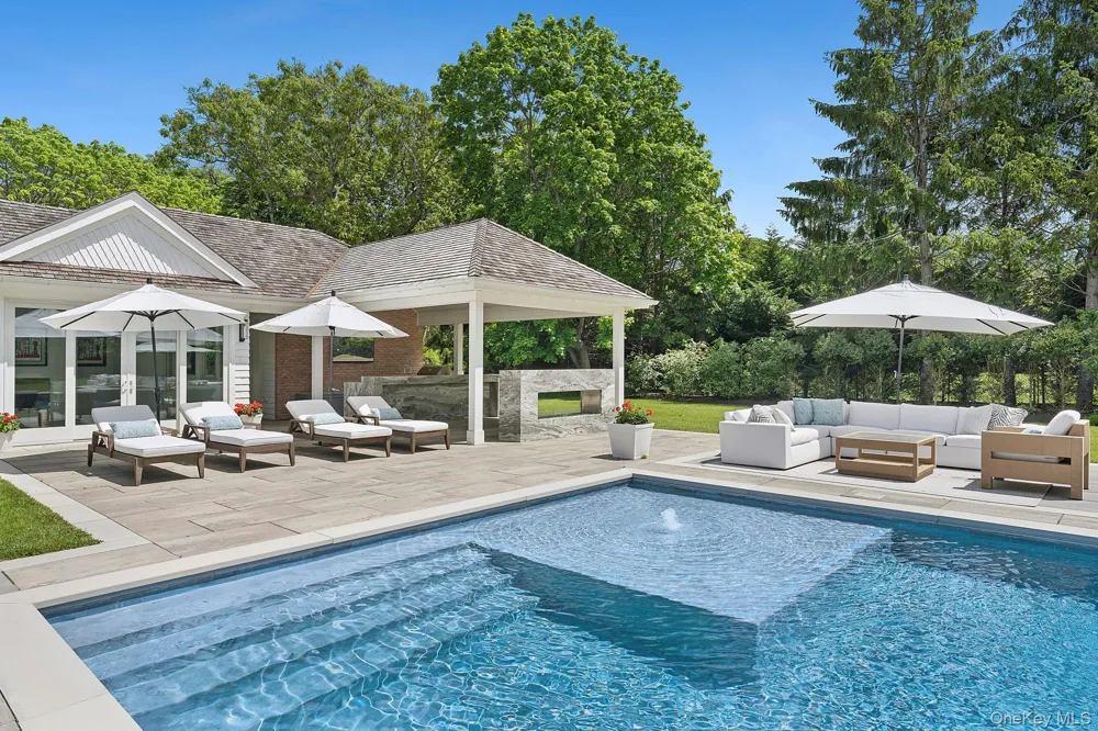 4 Heatherwood Lane Quogue, NY 11959