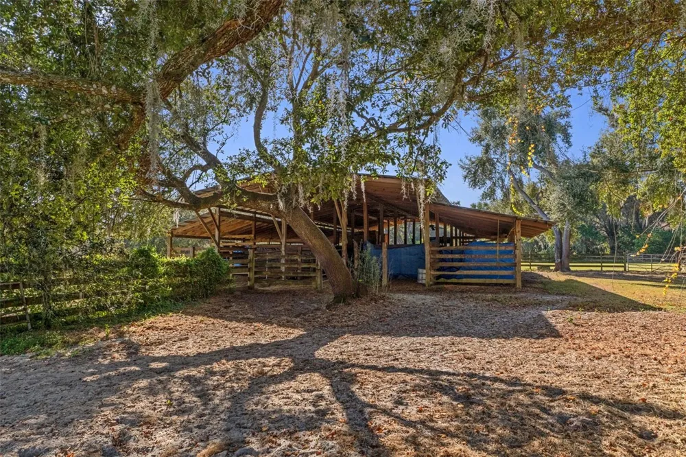 27910 DEBBIE ROAD Okahumpka, FL 34762