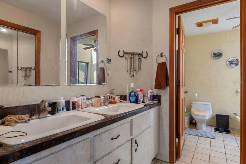 27910 DEBBIE ROAD Okahumpka, FL 34762