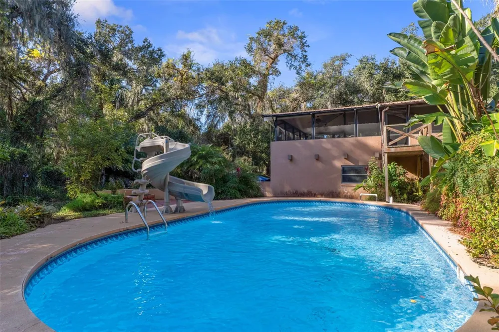 27910 DEBBIE ROAD Okahumpka, FL 34762