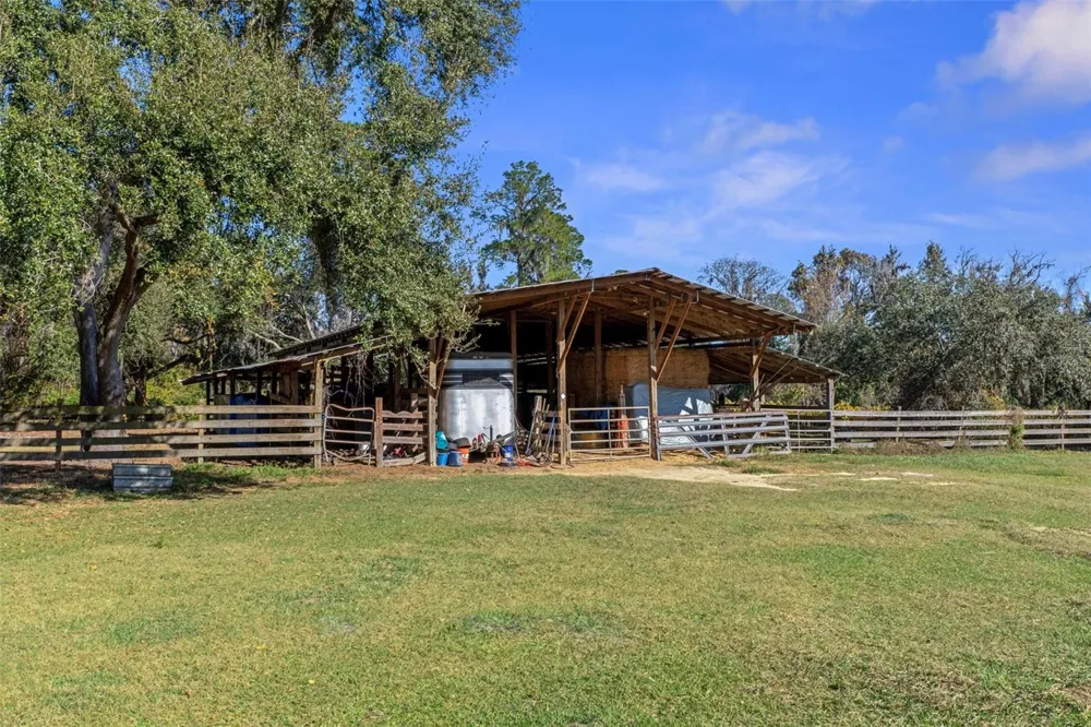 27910 DEBBIE ROAD Okahumpka, FL 34762