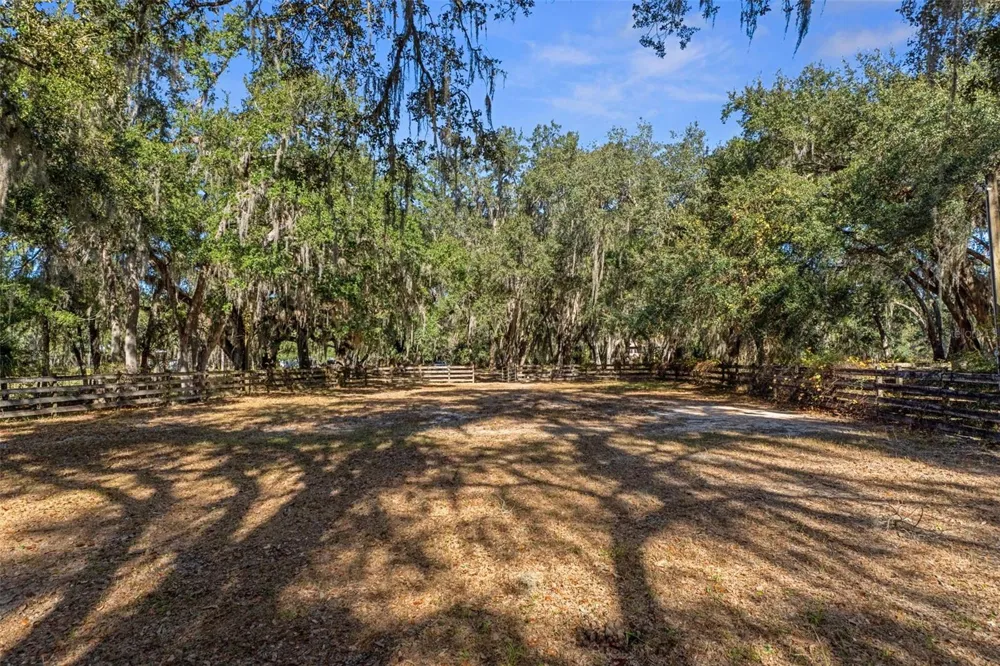 27910 DEBBIE ROAD Okahumpka, FL 34762