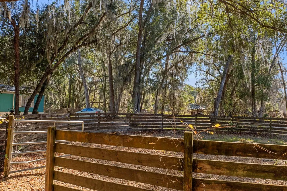 27910 DEBBIE ROAD Okahumpka, FL 34762