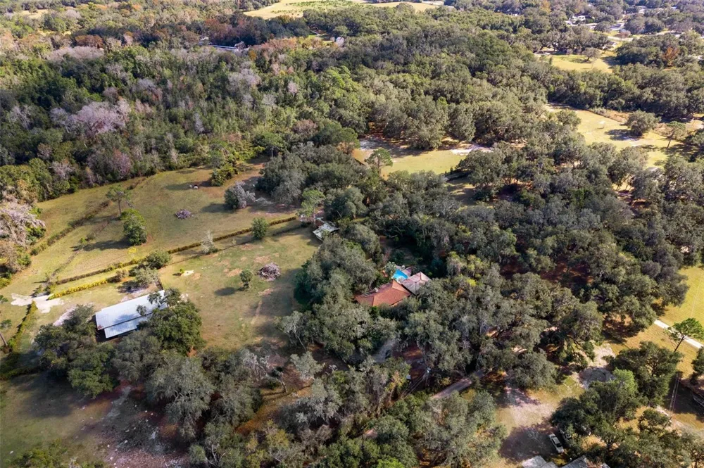 27910 DEBBIE ROAD Okahumpka, FL 34762
