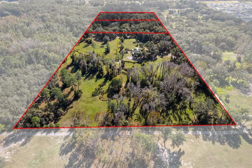 27910 DEBBIE ROAD Okahumpka, FL 34762