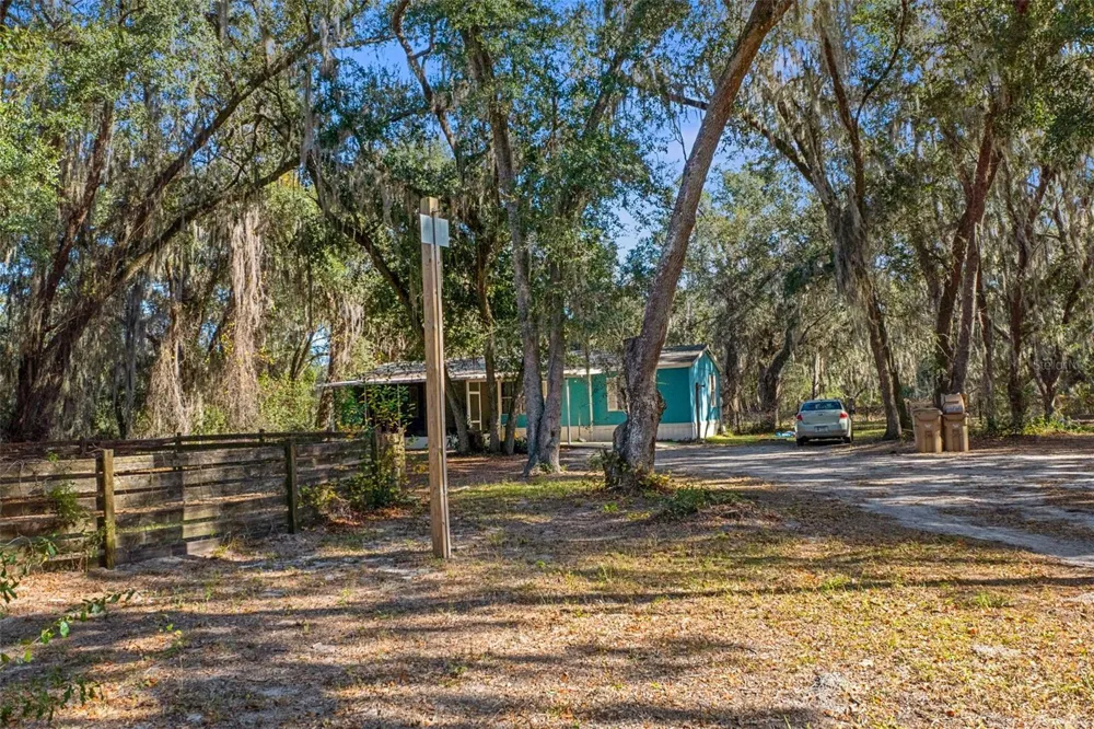 27910 DEBBIE ROAD Okahumpka, FL 34762