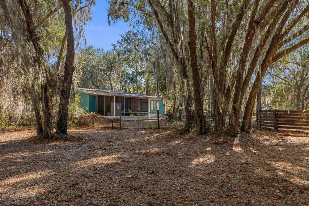 27910 DEBBIE ROAD Okahumpka, FL 34762