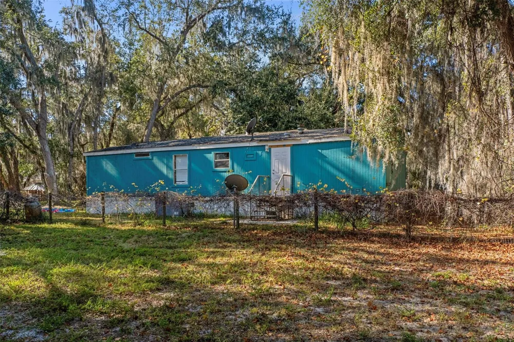 27910 DEBBIE ROAD Okahumpka, FL 34762