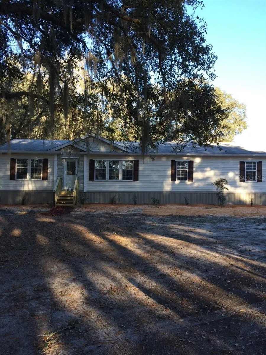 27910 DEBBIE ROAD Okahumpka, FL 34762