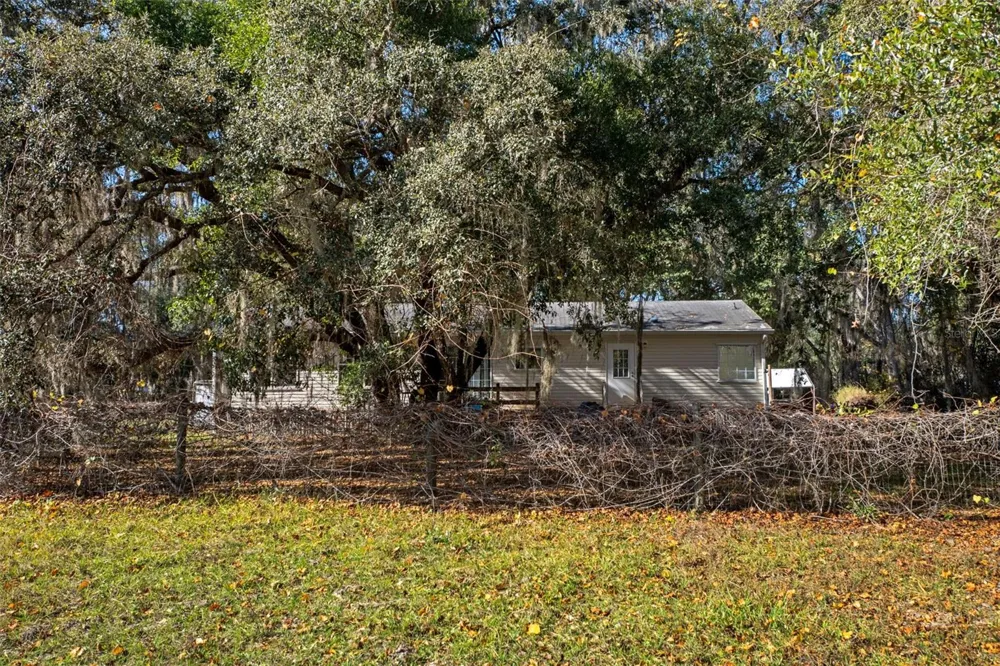 27910 DEBBIE ROAD Okahumpka, FL 34762