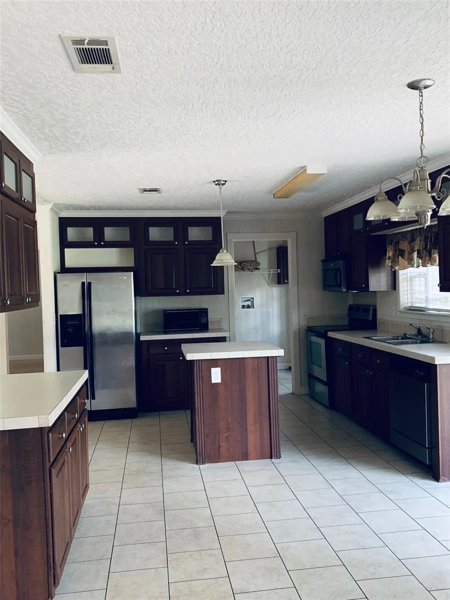 27910 DEBBIE ROAD Okahumpka, FL 34762