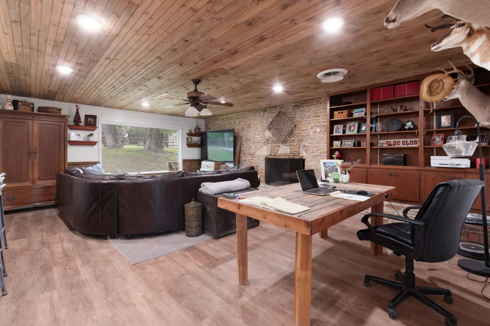 1052 PR 4405 Kempner, TX 76539