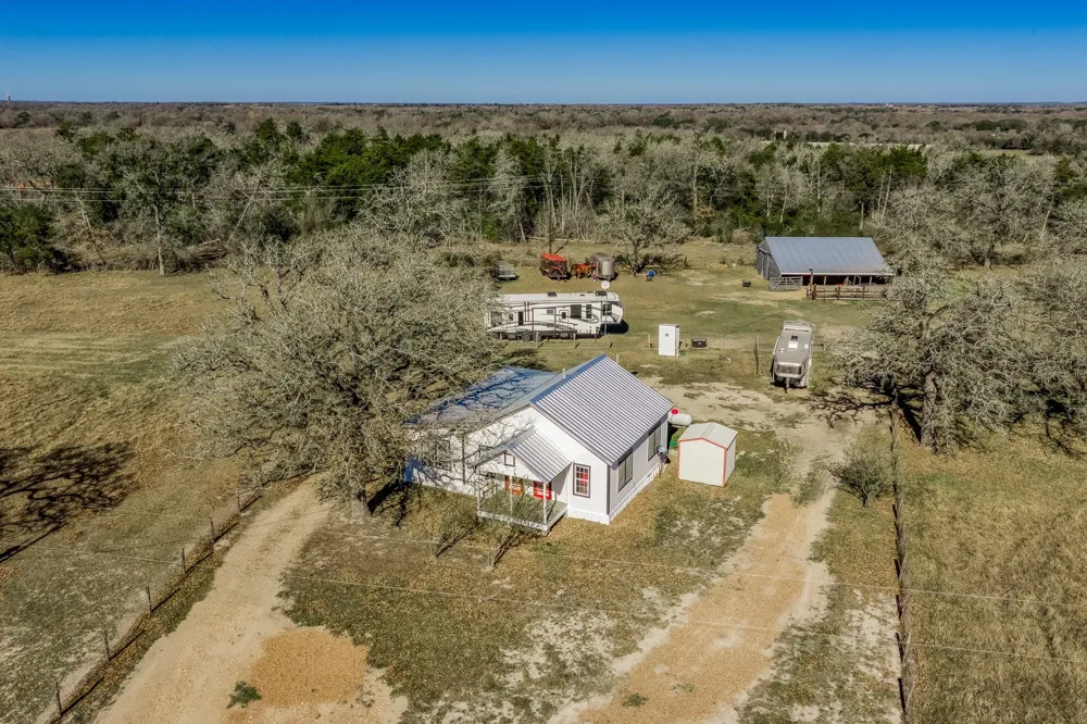 9354 Fm 2780 Burton, TX 77835