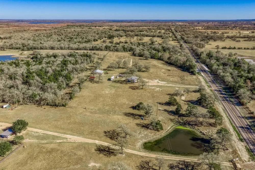 9354 Fm 2780 Burton, TX 77835