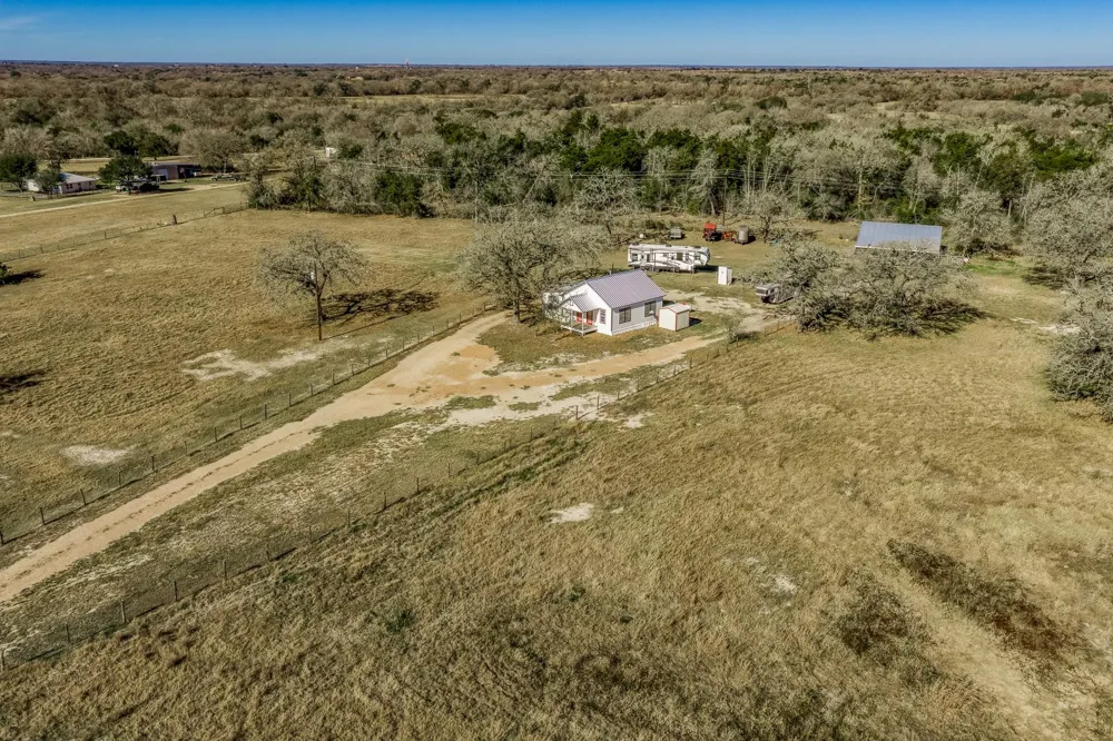 9354 Fm 2780 Burton, TX 77835