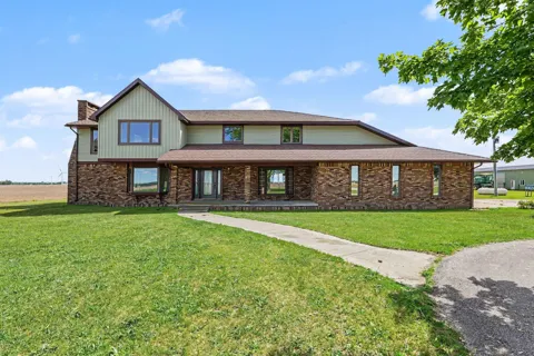 6386 E Washington
