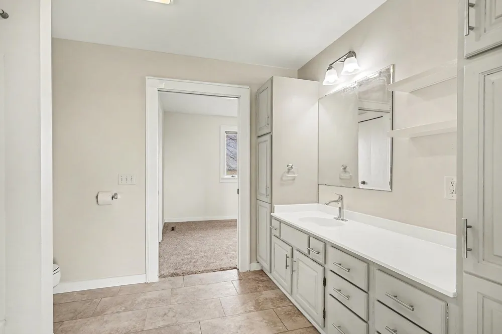 6386 E Washington Hamilton Township, MI 48847