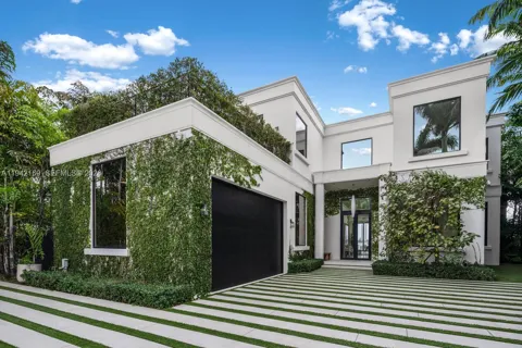 33 E Dilido Dr