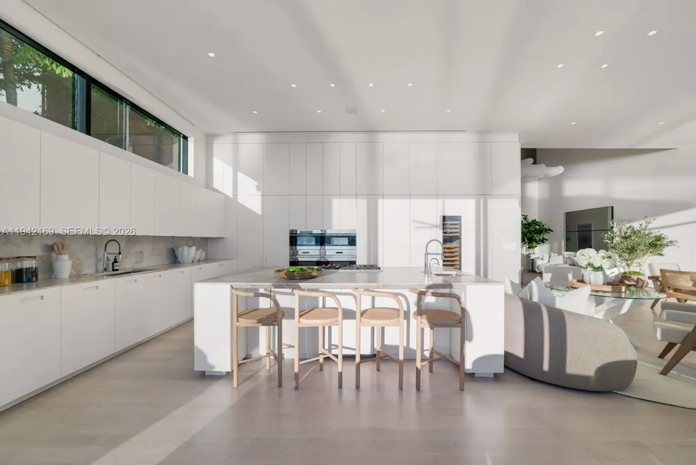 33 E Dilido Dr Miami Beach, FL 33139