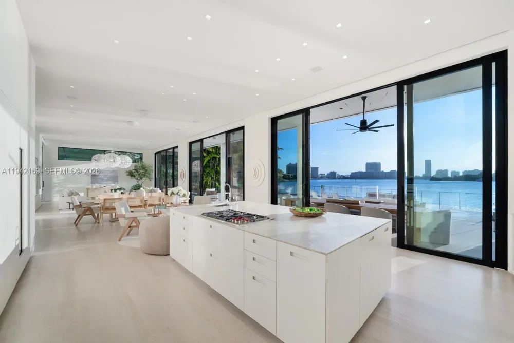33 E Dilido Dr Miami Beach, FL 33139
