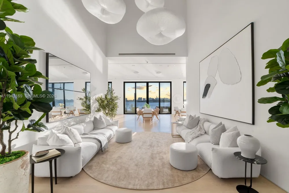 33 E Dilido Dr Miami Beach, FL 33139