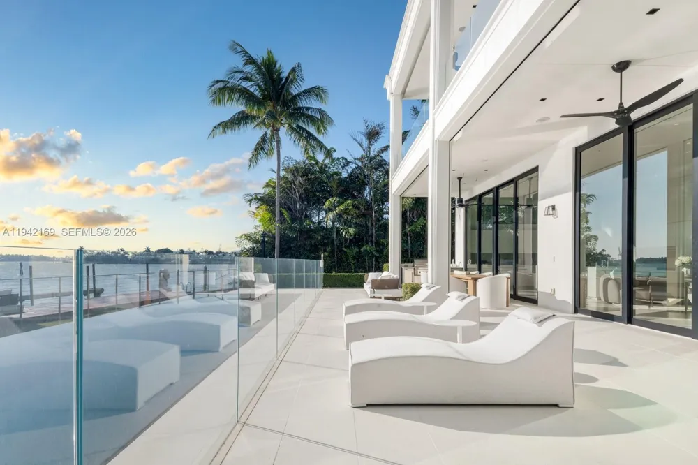 33 E Dilido Dr Miami Beach, FL 33139