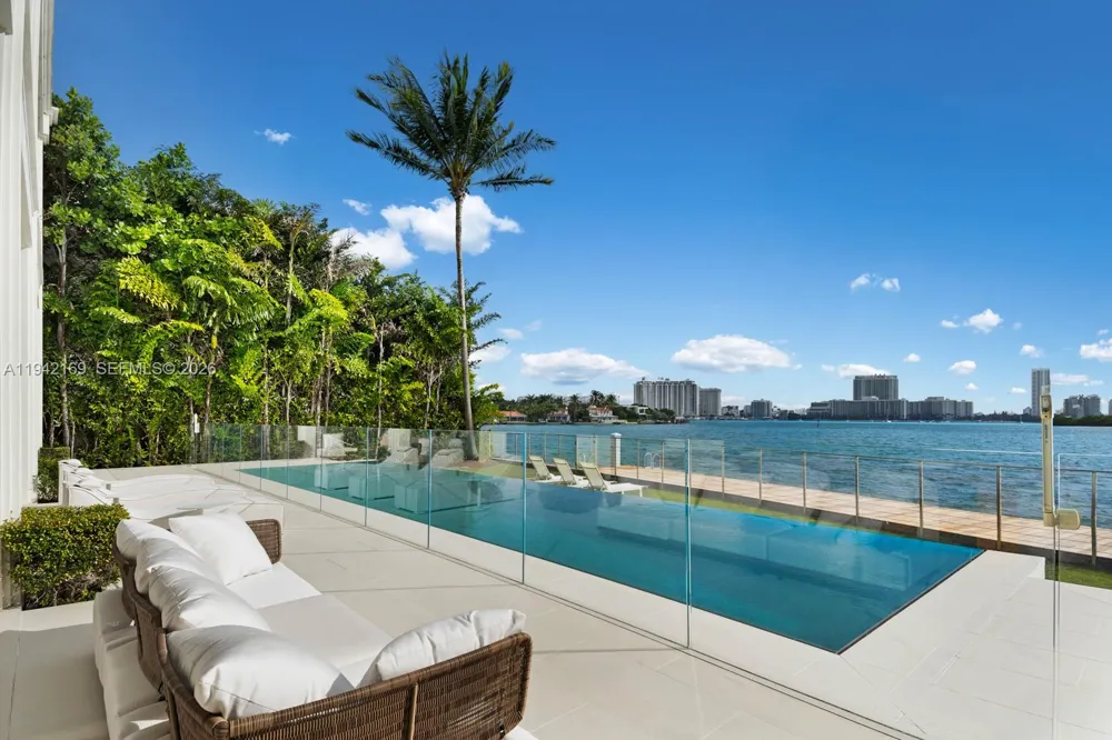 33 E Dilido Dr Miami Beach, FL 33139