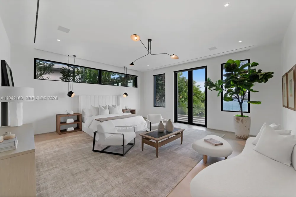 33 E Dilido Dr Miami Beach, FL 33139